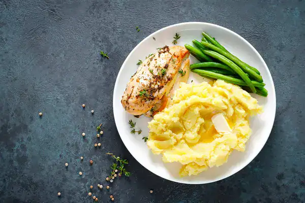 pollo-al-horno-con-pure-de-coliflor